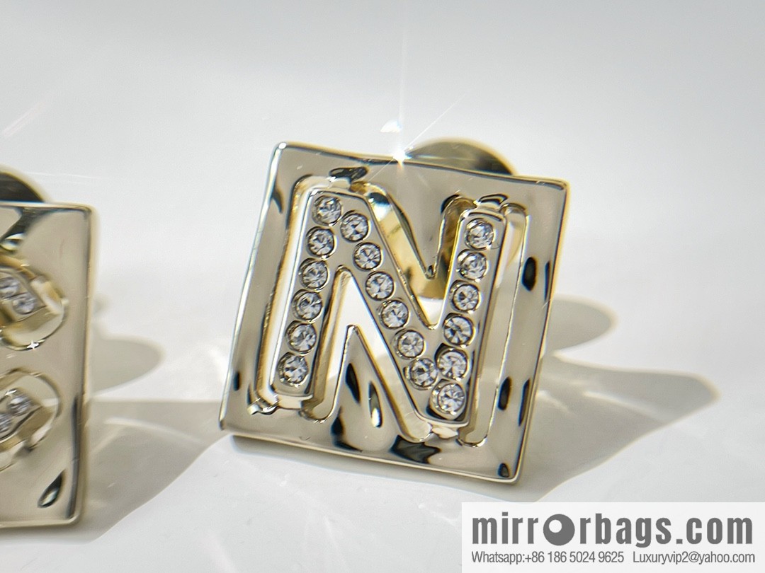 New ☑️ Chanel double c N letter 5 word brooch