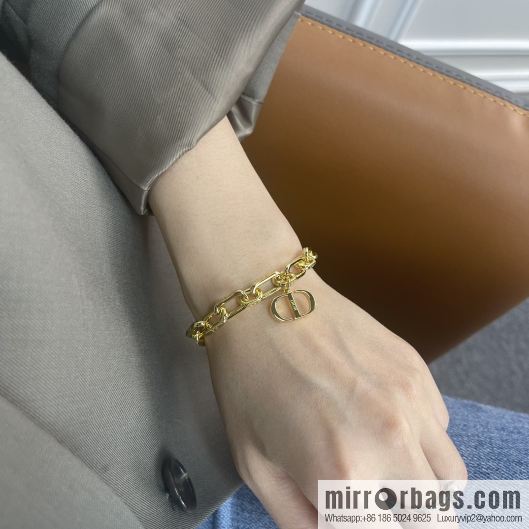 New ☑️ Dior gold CD necklace bracelet
