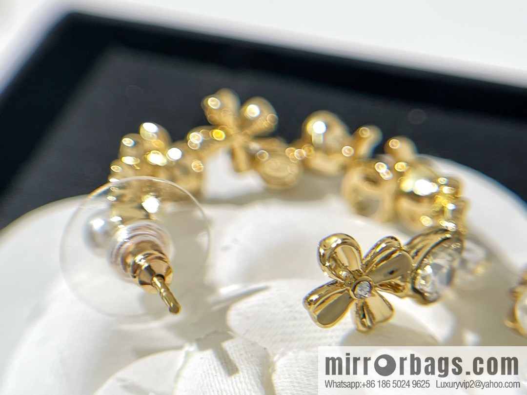 New ☑️ Chanel double c four-leaf clover love pearl stud earrings