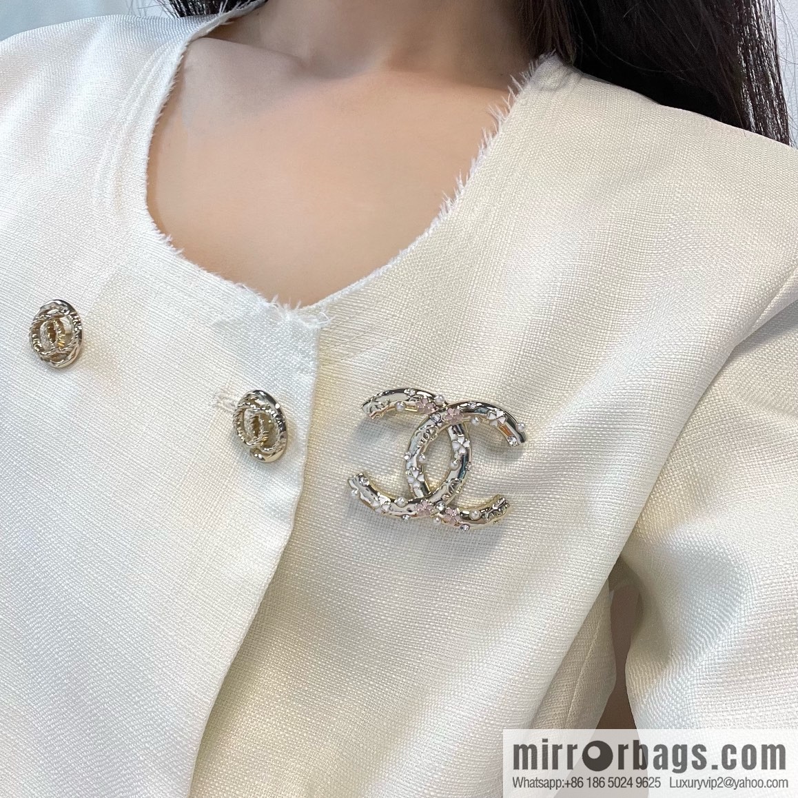 New ☑️ Chanel double c white pink four-leaf clover pearl brooch