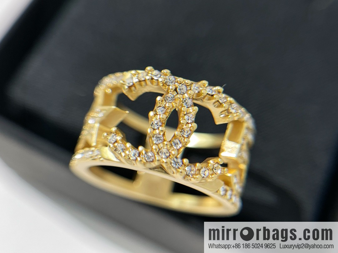 New ☑️ Chanel cut-out double c star 5 character full diamond ring