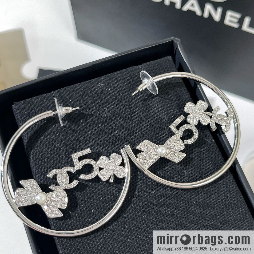 New ☑️ Chanel double c bow 5 word four leaf clover stud earrings