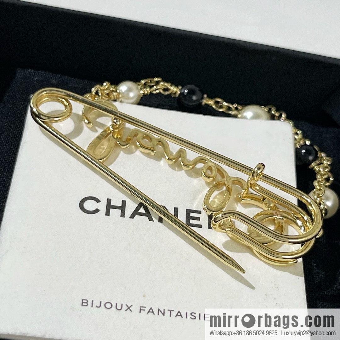 New ☑️ Chanel double c fringed pearl pin 🧷 brooch