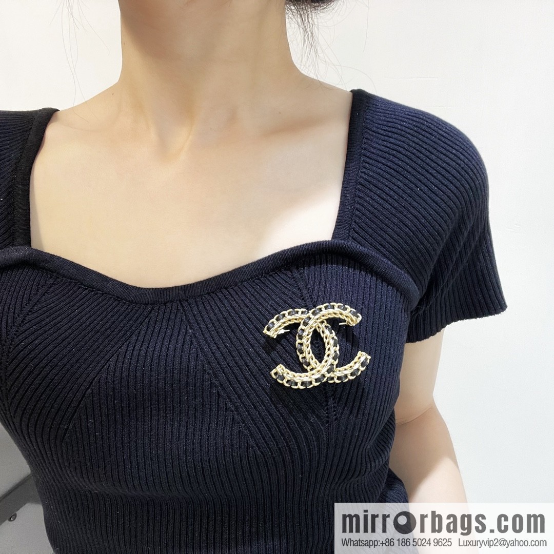 New ☑️ Chanel double c black leather rope brooch
