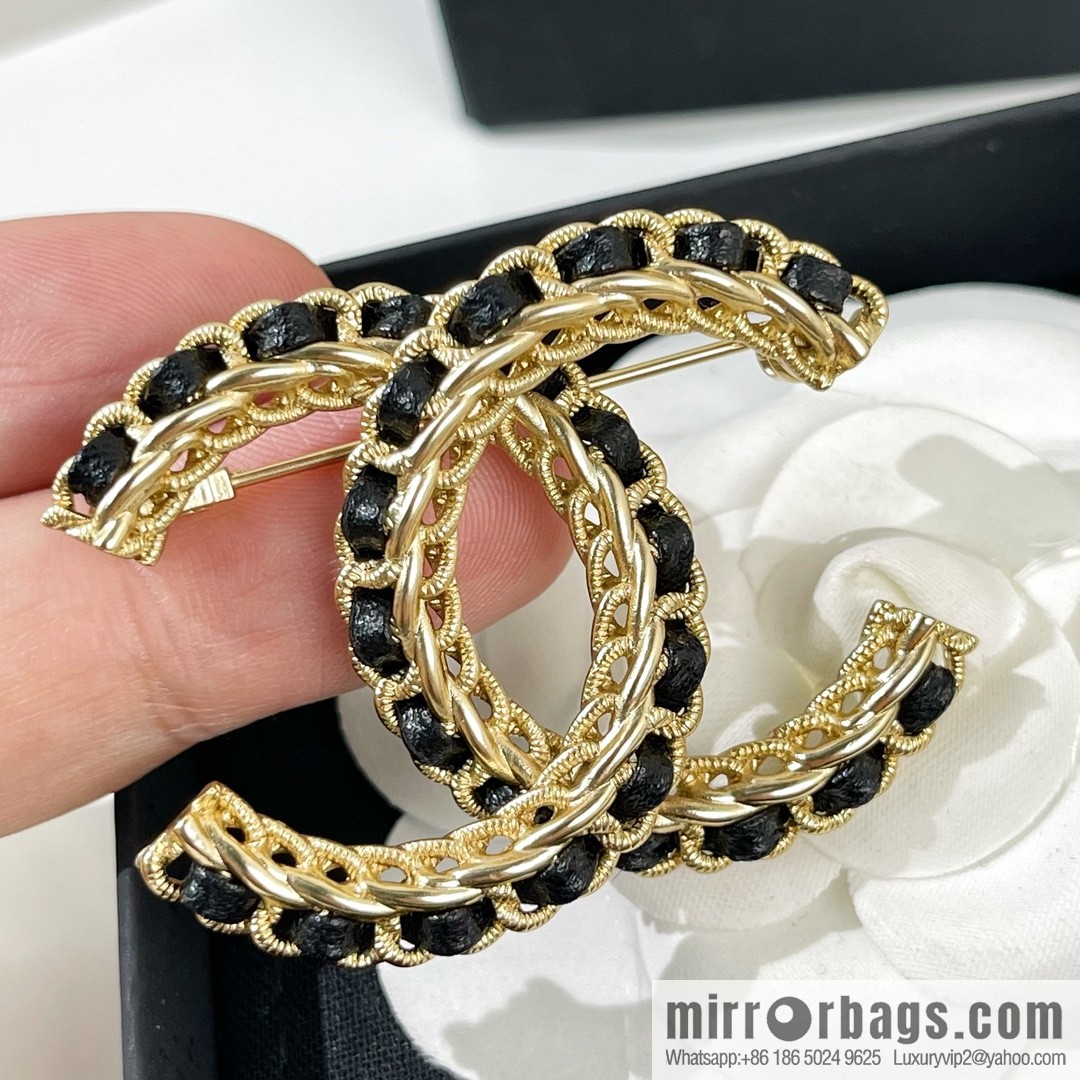 New ☑️ Chanel double c black leather rope brooch