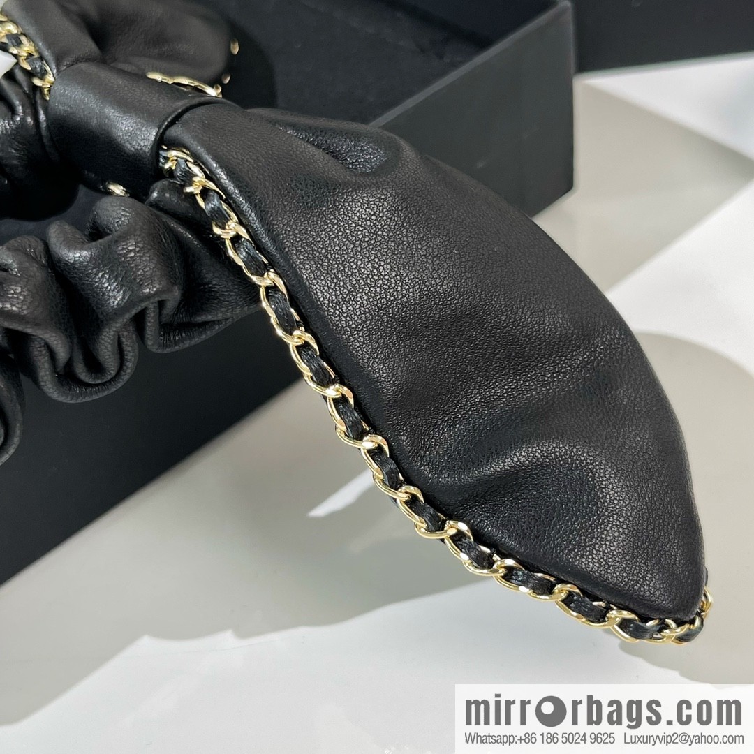 New ☑️ Chanel double c full diamond bow small sheepskin hair rope, hand rope
