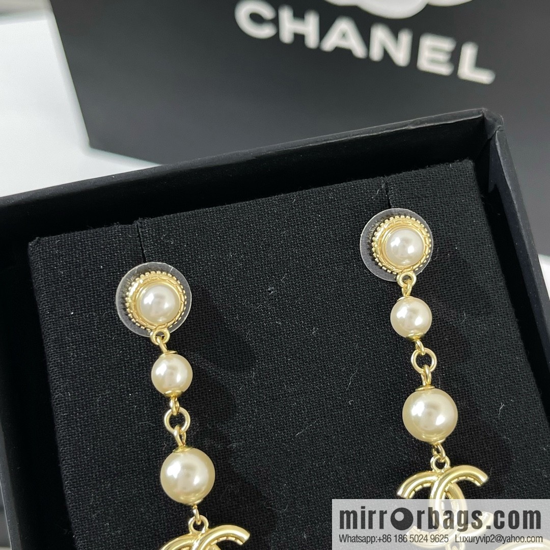 New ☑️ Chanel gold double c bow, stud earrings