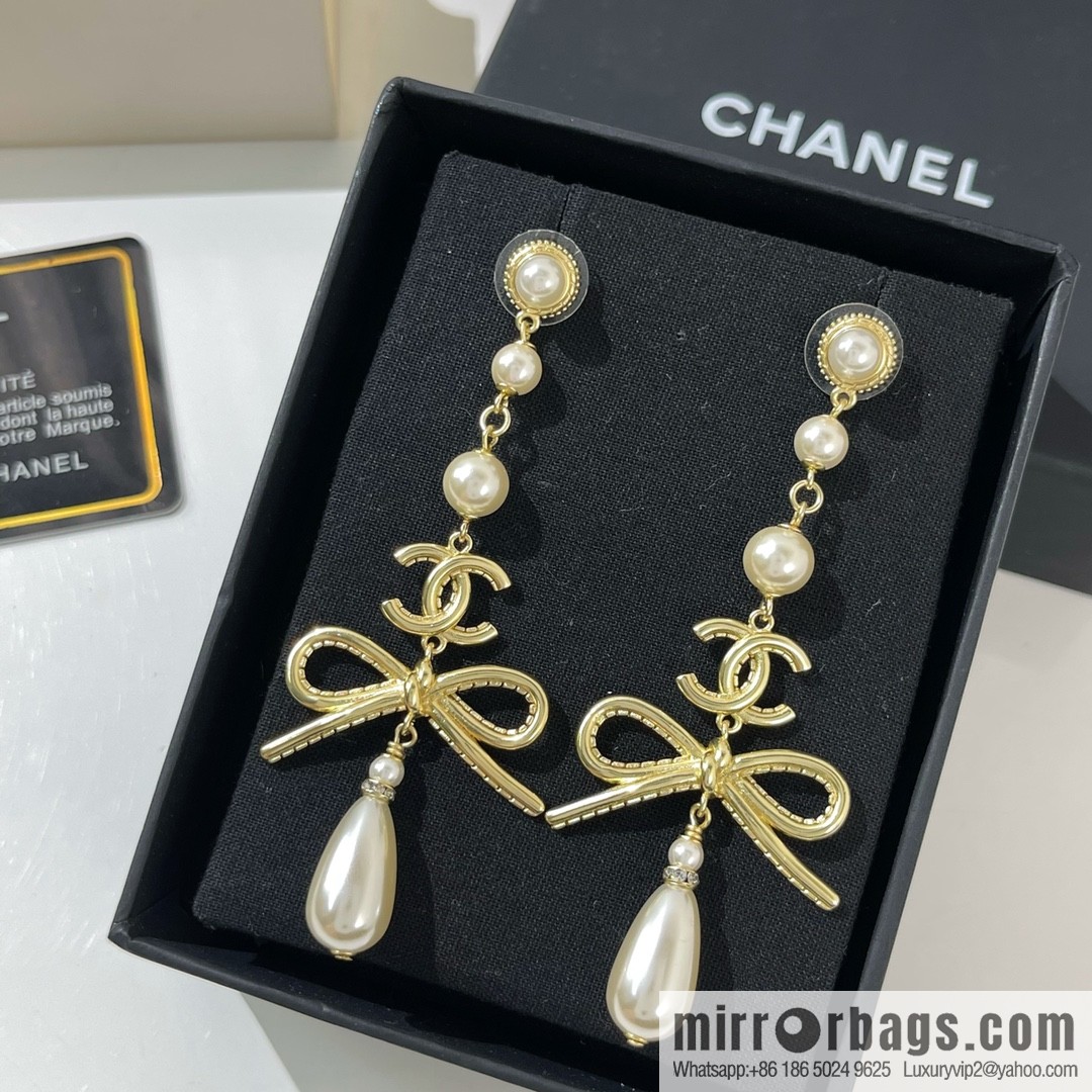 New ☑️ Chanel gold double c bow, stud earrings