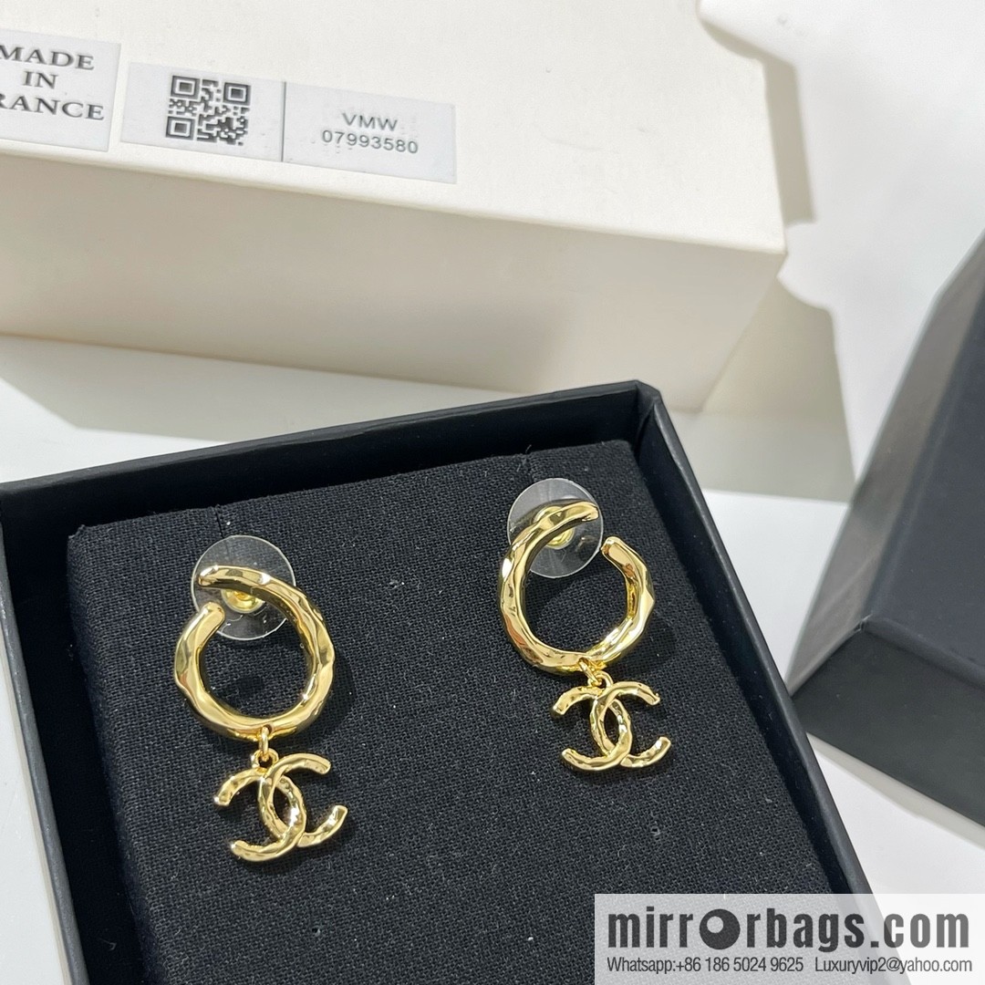 New ☑️ Chanel gold double c stud earrings