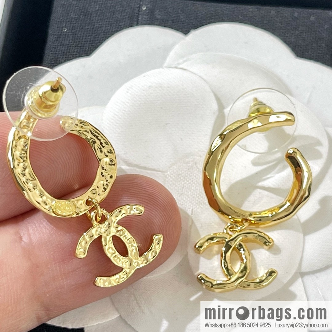 New ☑️ Chanel gold double c stud earrings