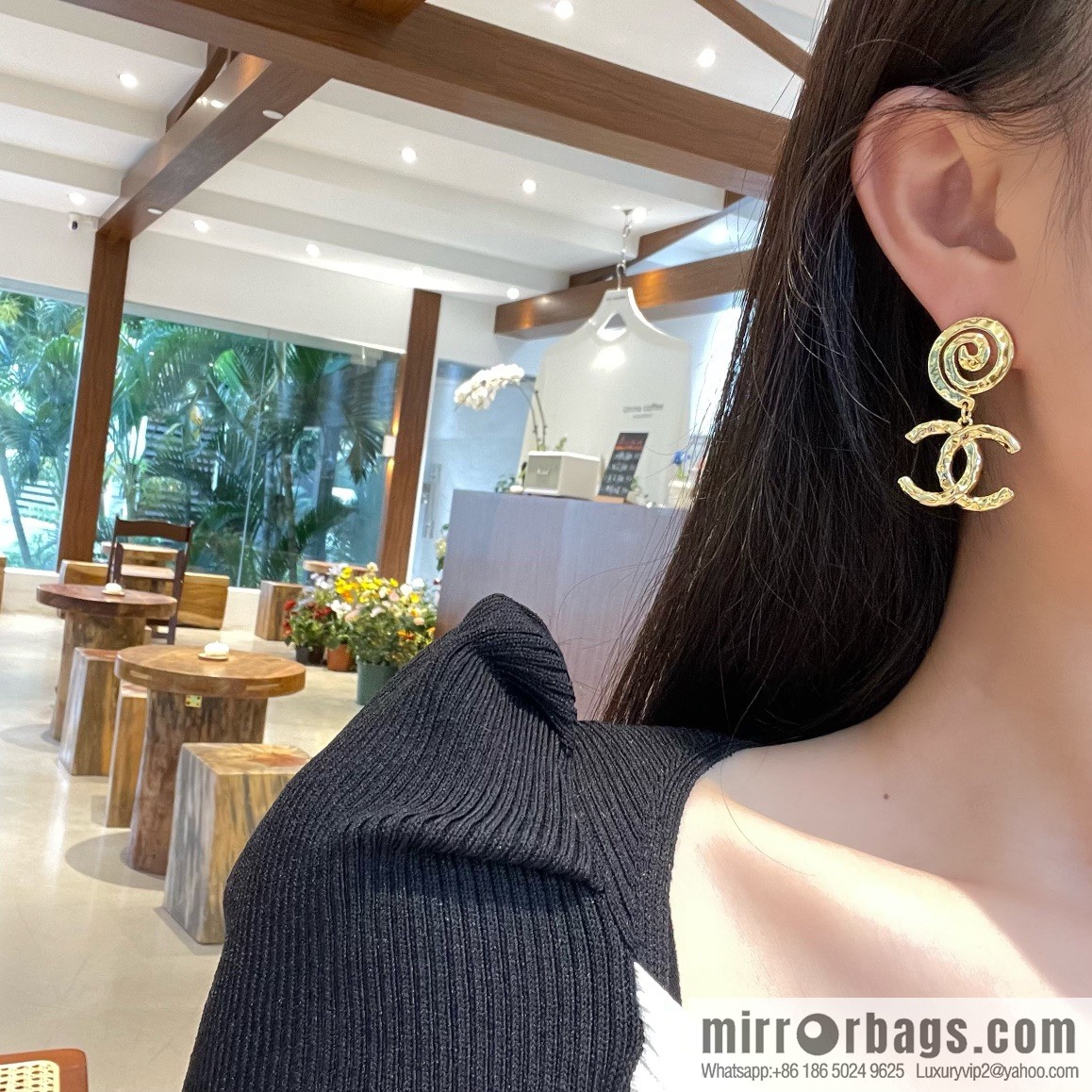 New ☑️ Chanel gold double c stud earrings