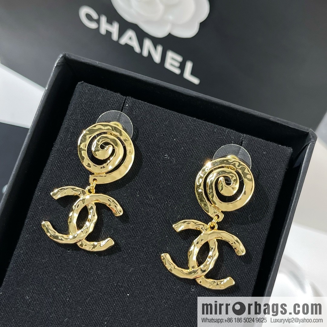 New ☑️ Chanel gold double c stud earrings