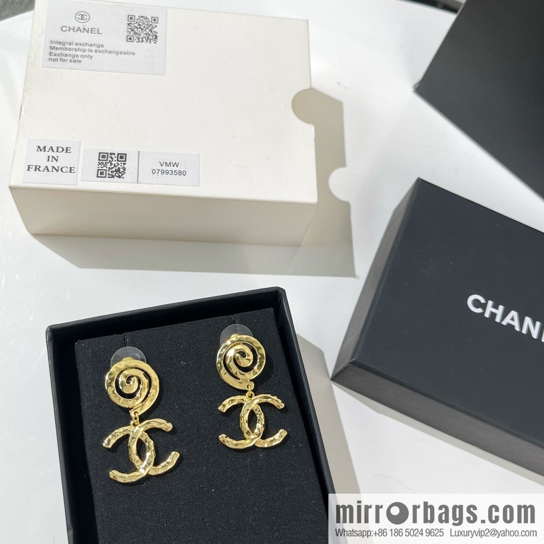 New ☑️ Chanel gold double c stud earrings