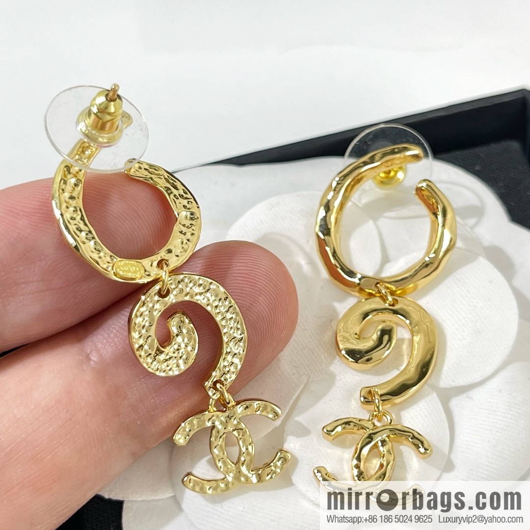 New ☑️ Chanel gold double c stud earrings