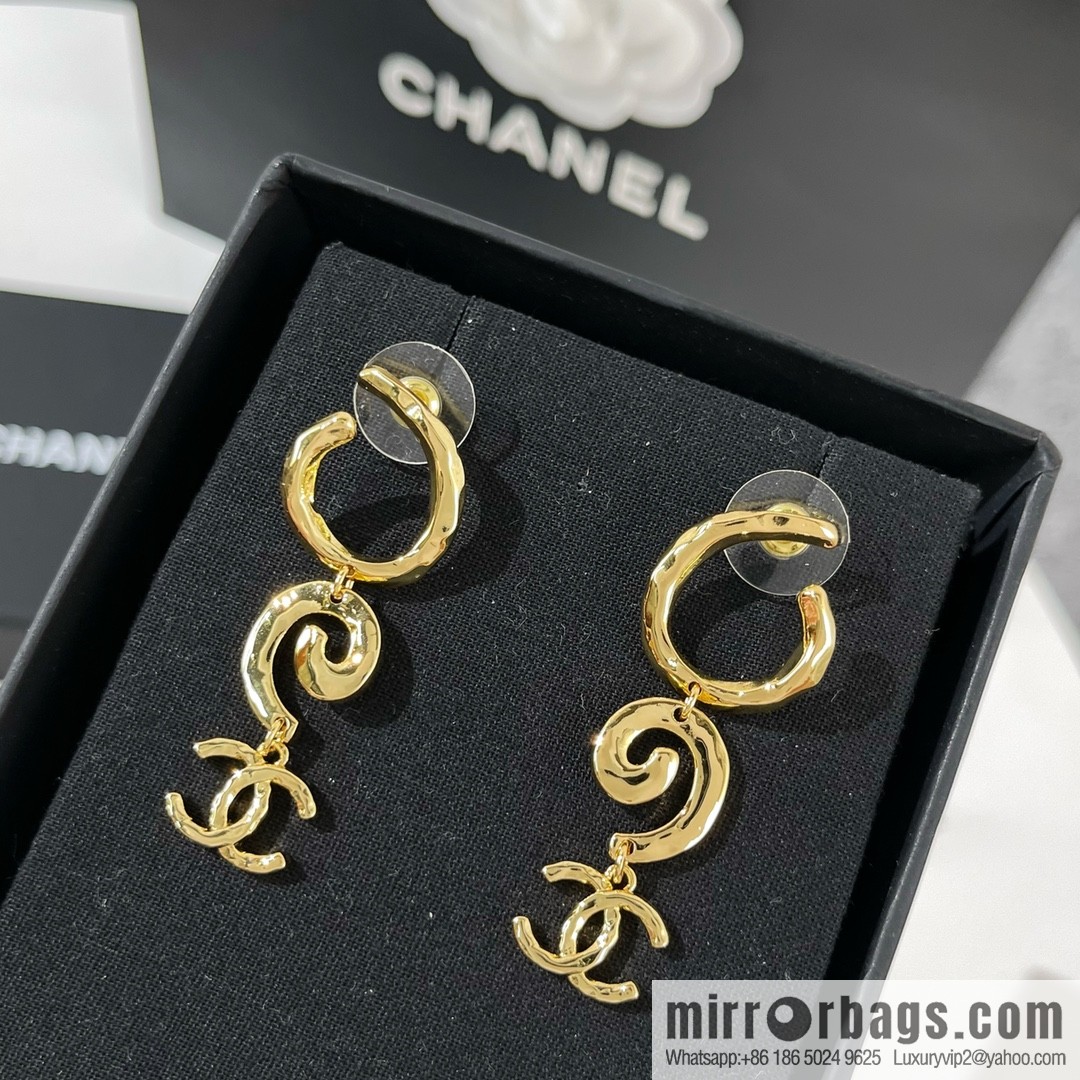New ☑️ Chanel gold double c stud earrings