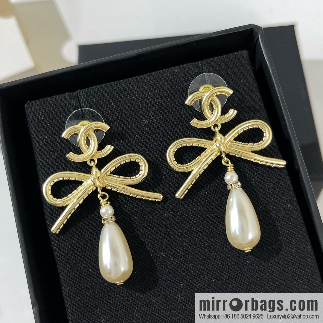 New ☑️ Chanel double c bow, pearl, stud earrings