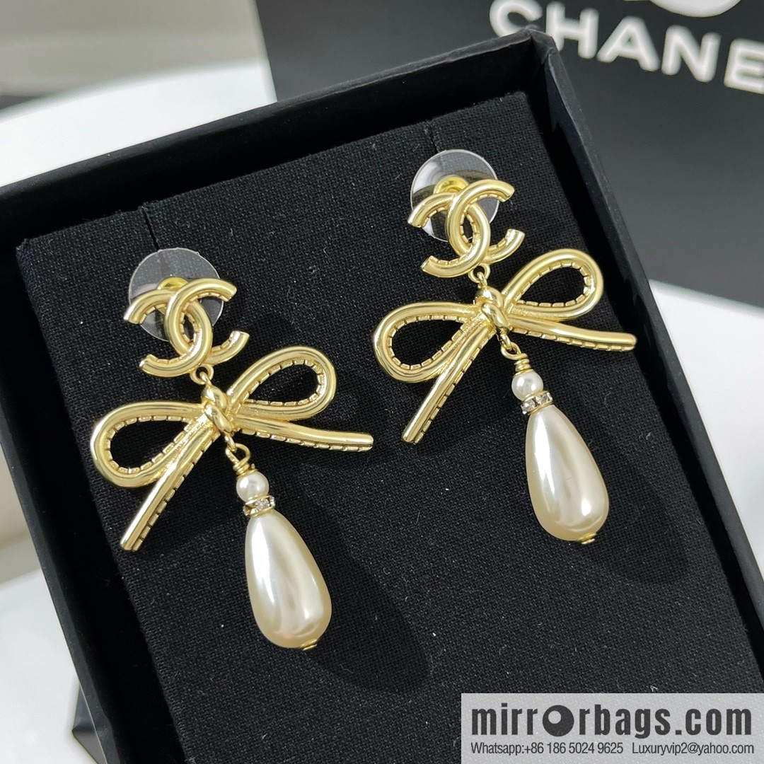 New ☑️ Chanel double c bow, pearl, stud earrings