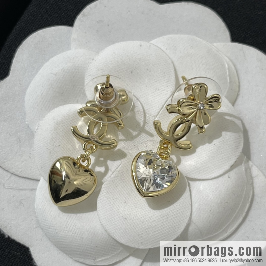 New ☑️ Chanel double c four-leaf clover peach heart earrings