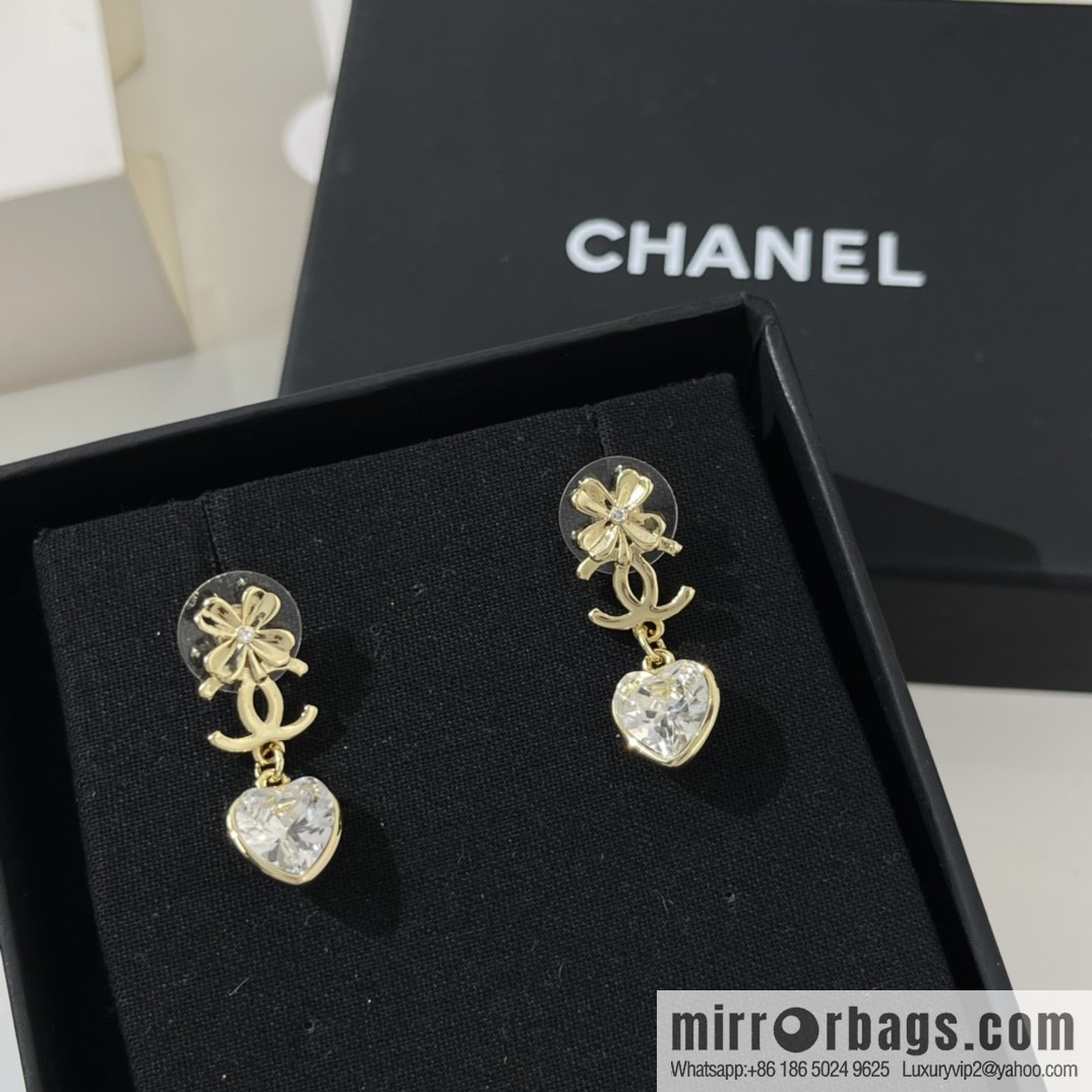 New ☑️ Chanel double c four-leaf clover peach heart earrings