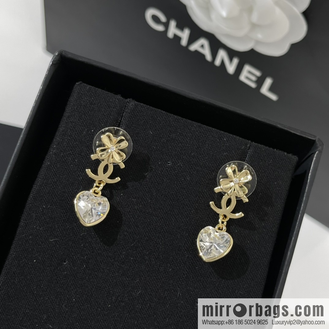 New ☑️ Chanel double c four-leaf clover peach heart earrings