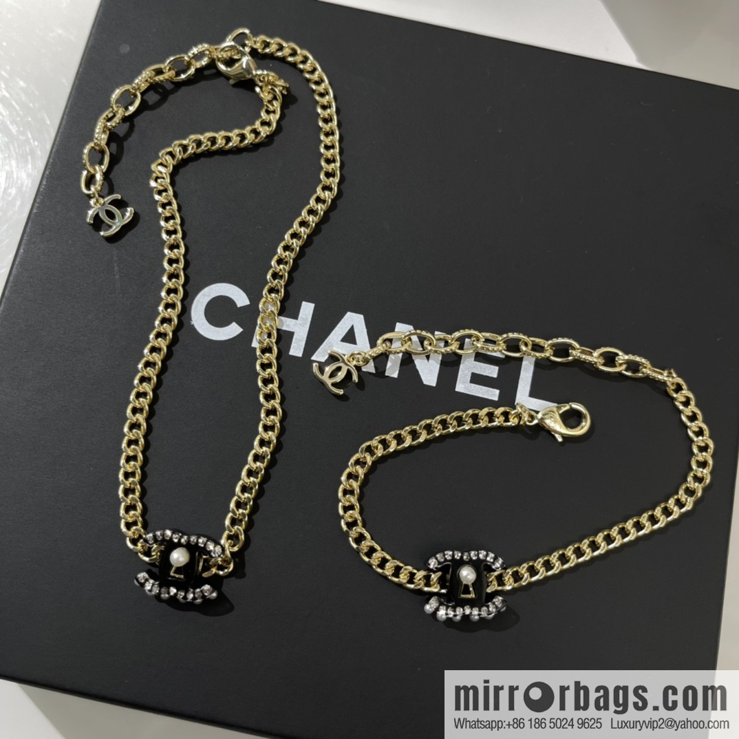 New ☑️ Chanel acrylic pearl necklace bracelet