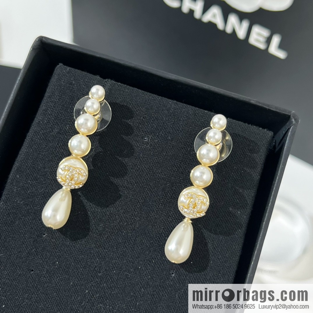 New ☑️ Chanel double c pearl stud earrings