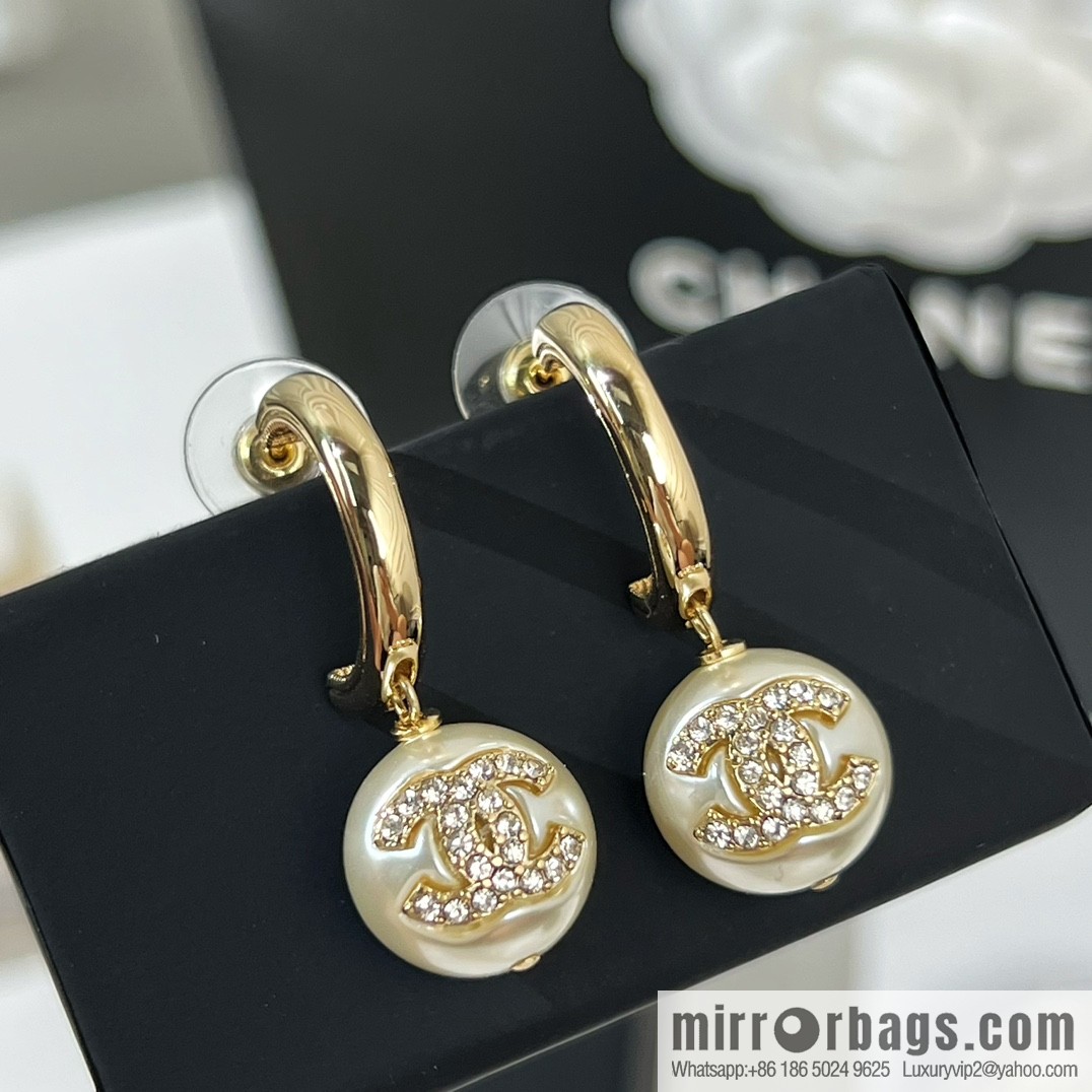 New ☑️ Chanel double c pearl stud earrings