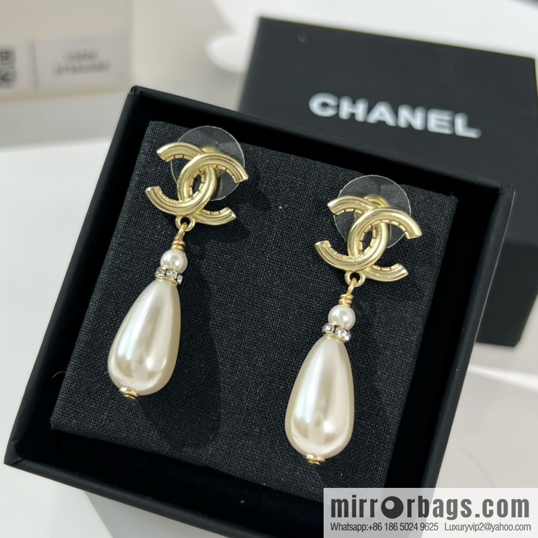 New ☑️ Chanel double c pearl stud earrings