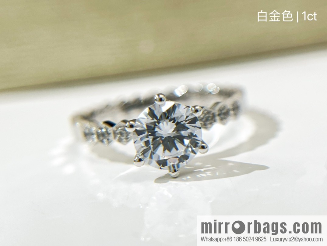 Chaumet Paris six-claw diamond ring