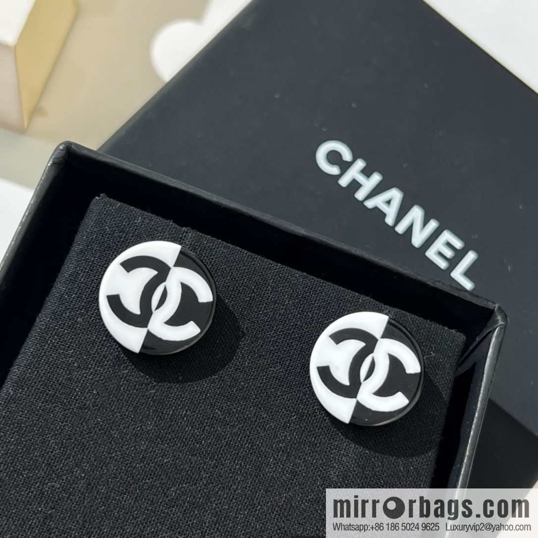 New ☑️ Chanel double c acrylic stud earrings