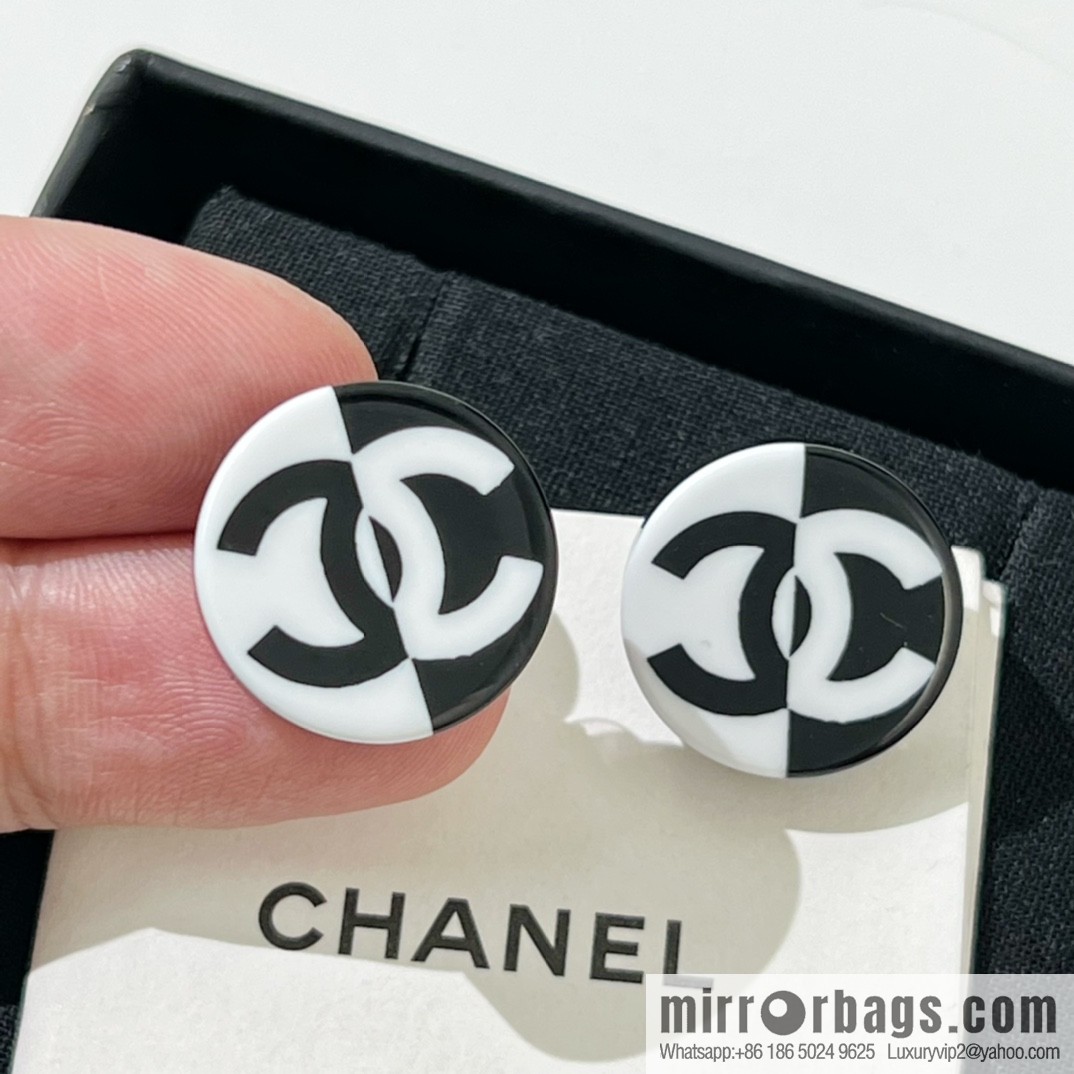 New ☑️ Chanel double c acrylic stud earrings