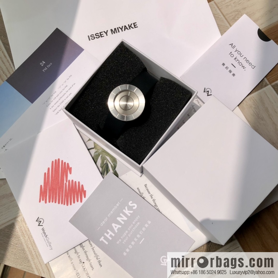 Issey Miyake! Original order quartz watch