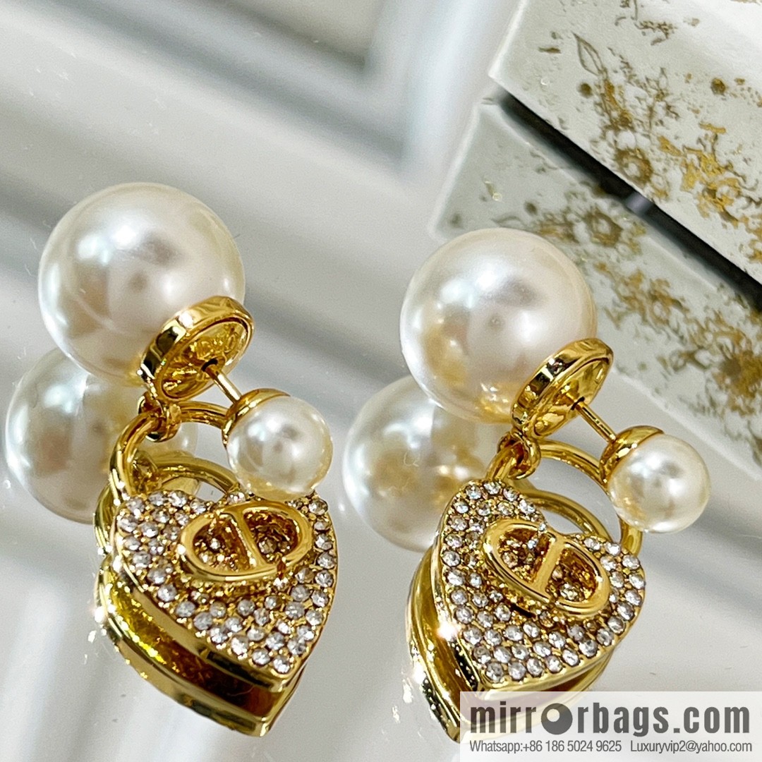 New ☑️ Dior CD full diamond peach heart size pearl stud earrings
