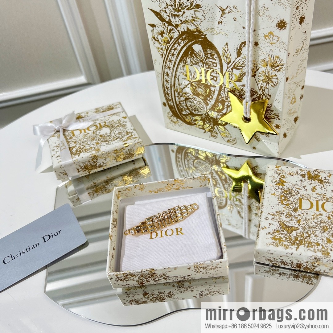 New ☑️ Dior full diamond letter hairpin hairpin