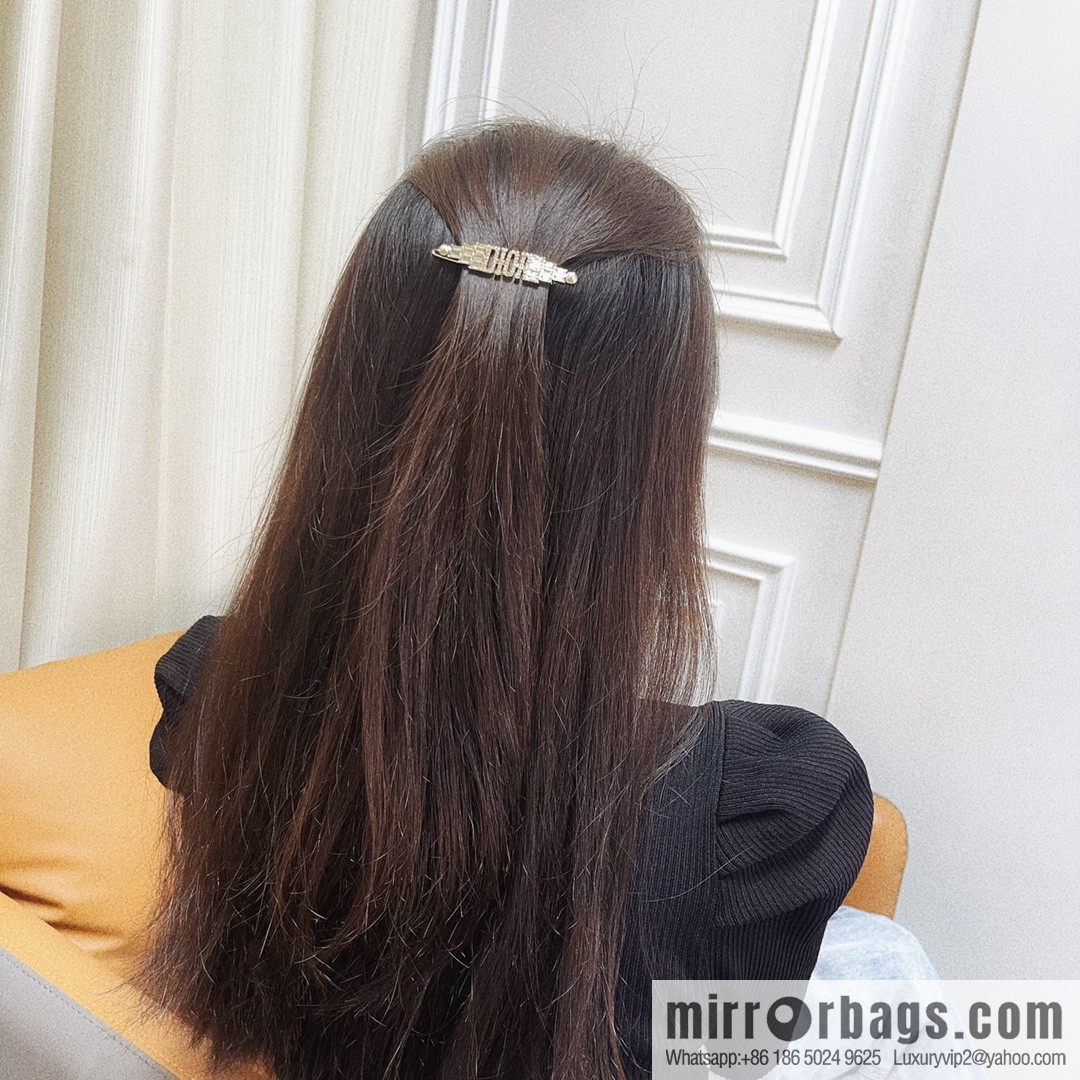 New ☑️ Dior full diamond letter hairpin hairpin