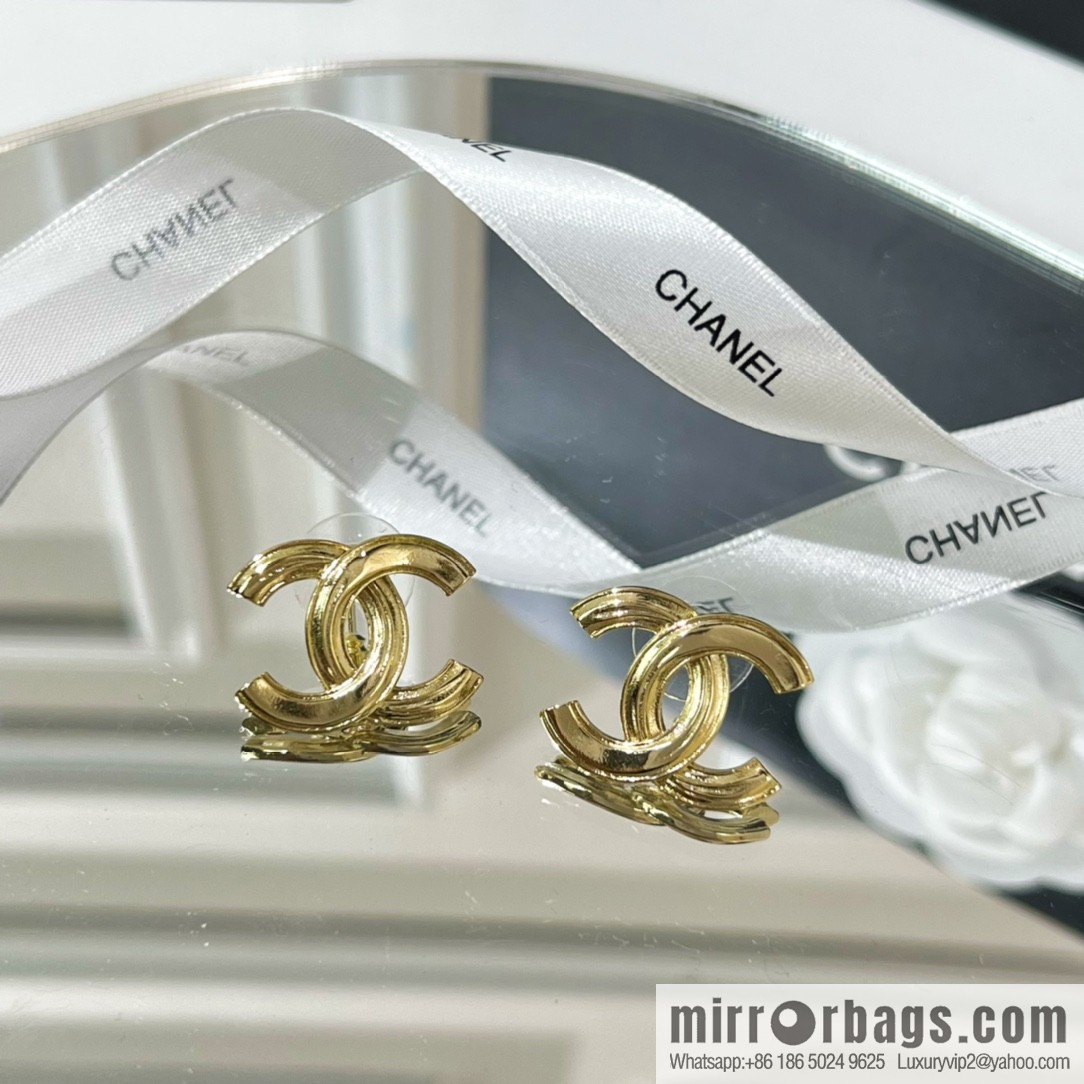 New ☑️ Chanel gold double c stud earrings