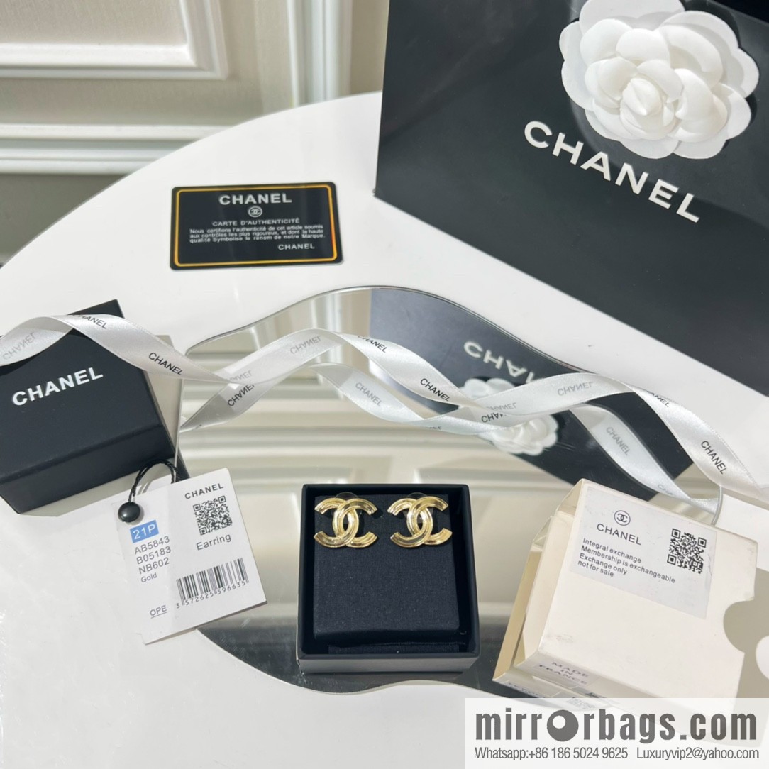 New ☑️ Chanel gold double c stud earrings