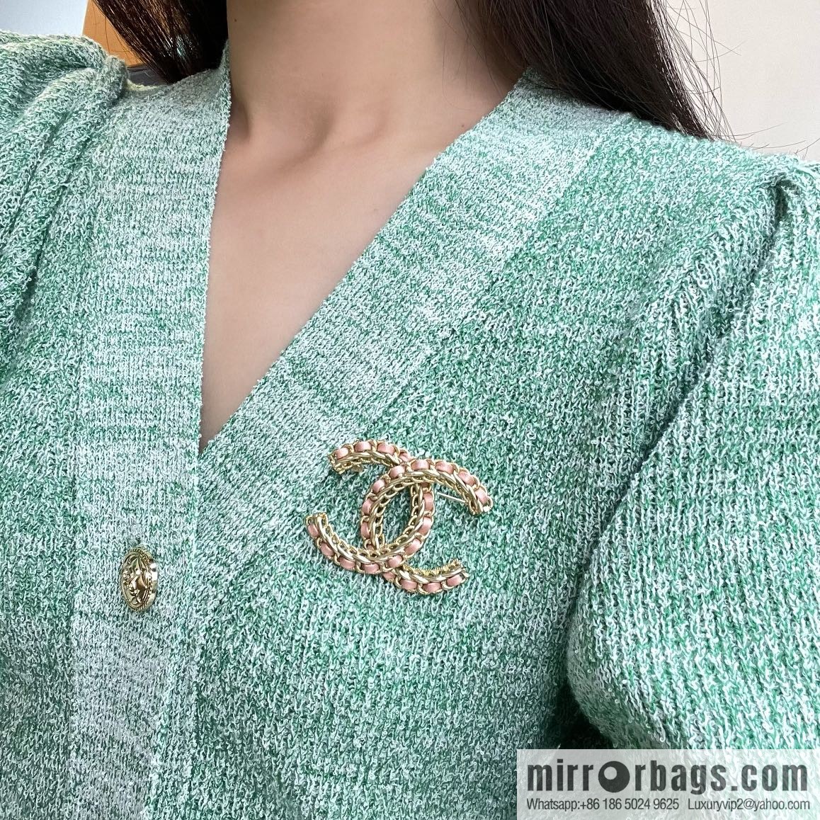 New ☑️ Chanel double c powder leather rope brooch