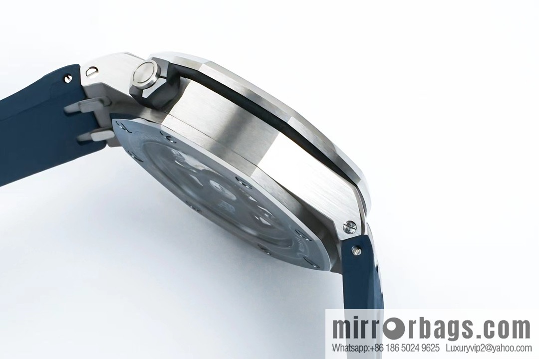 New 15720Calibre 4308 self-winding movement watch