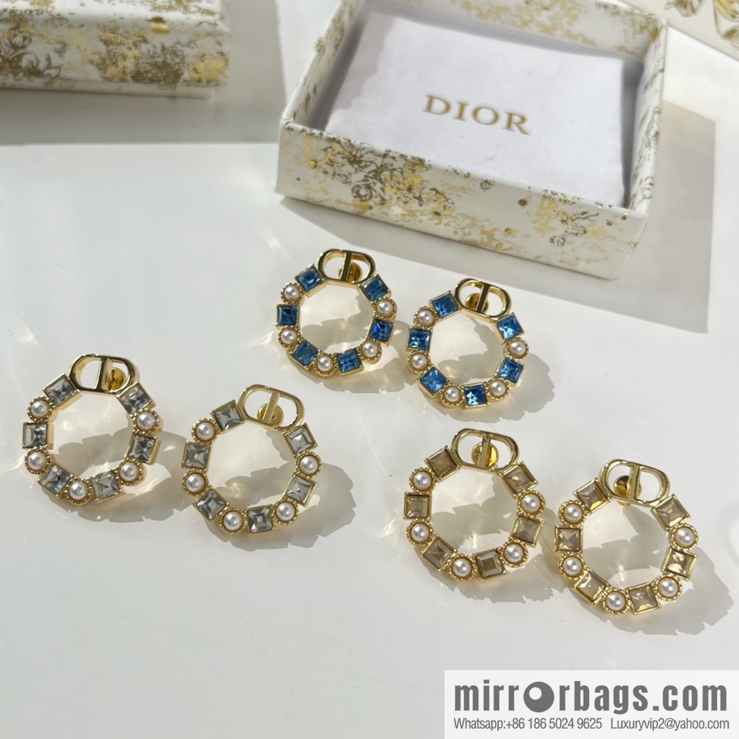 New ☑️ Dior CD square diamond stud earrings