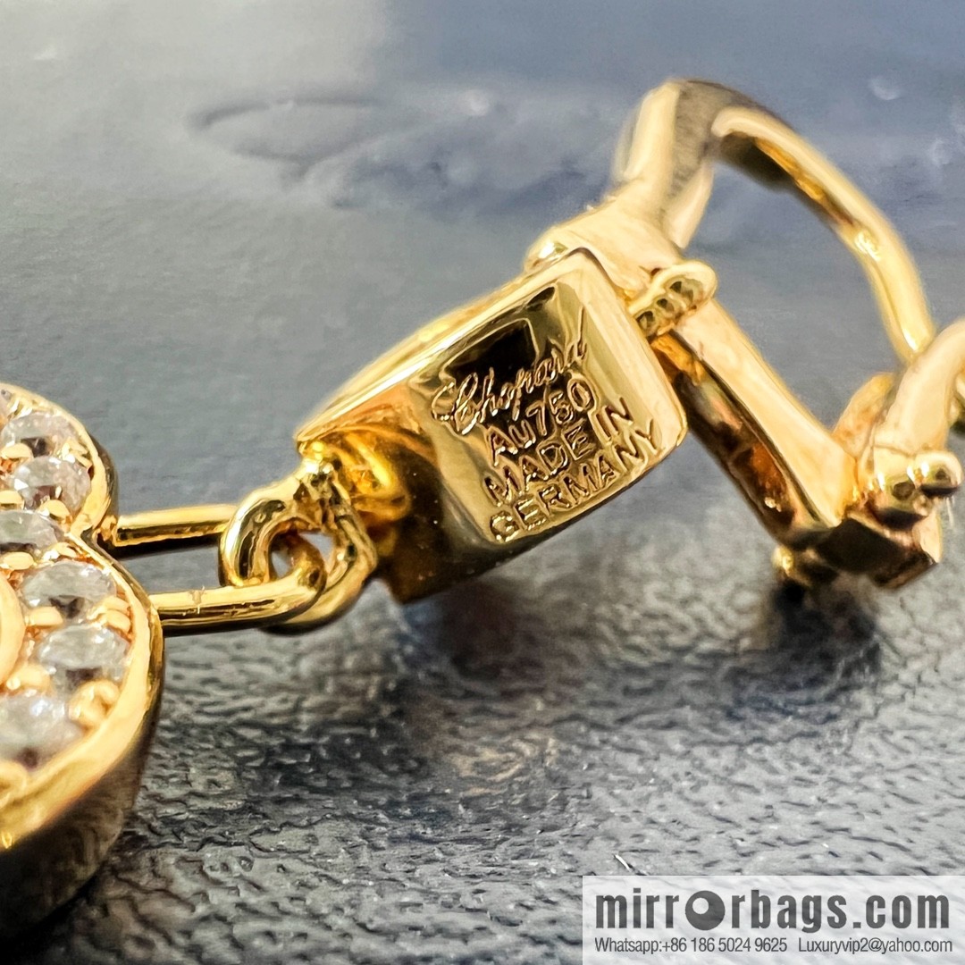 Chopard HAPPY DIAMONDS ICONS love stud earrings