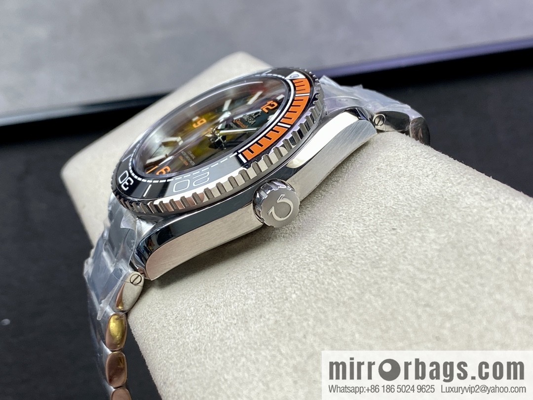 BBt boutique, Omega, Ocean Cosmos timepiece Seamaster 600 meters series 8900 movement automatic mechanical men's watch