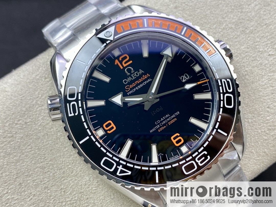 BBt boutique, Omega, Ocean Cosmos timepiece Seamaster 600 meters series 8900 movement automatic mechanical men's watch