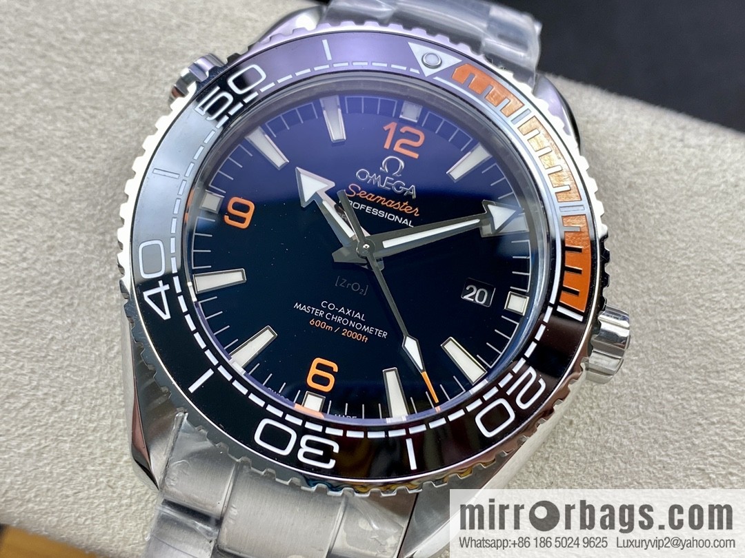 BBt boutique, Omega, Ocean Cosmos timepiece Seamaster 600 meters series 8900 movement automatic mechanical men's watch