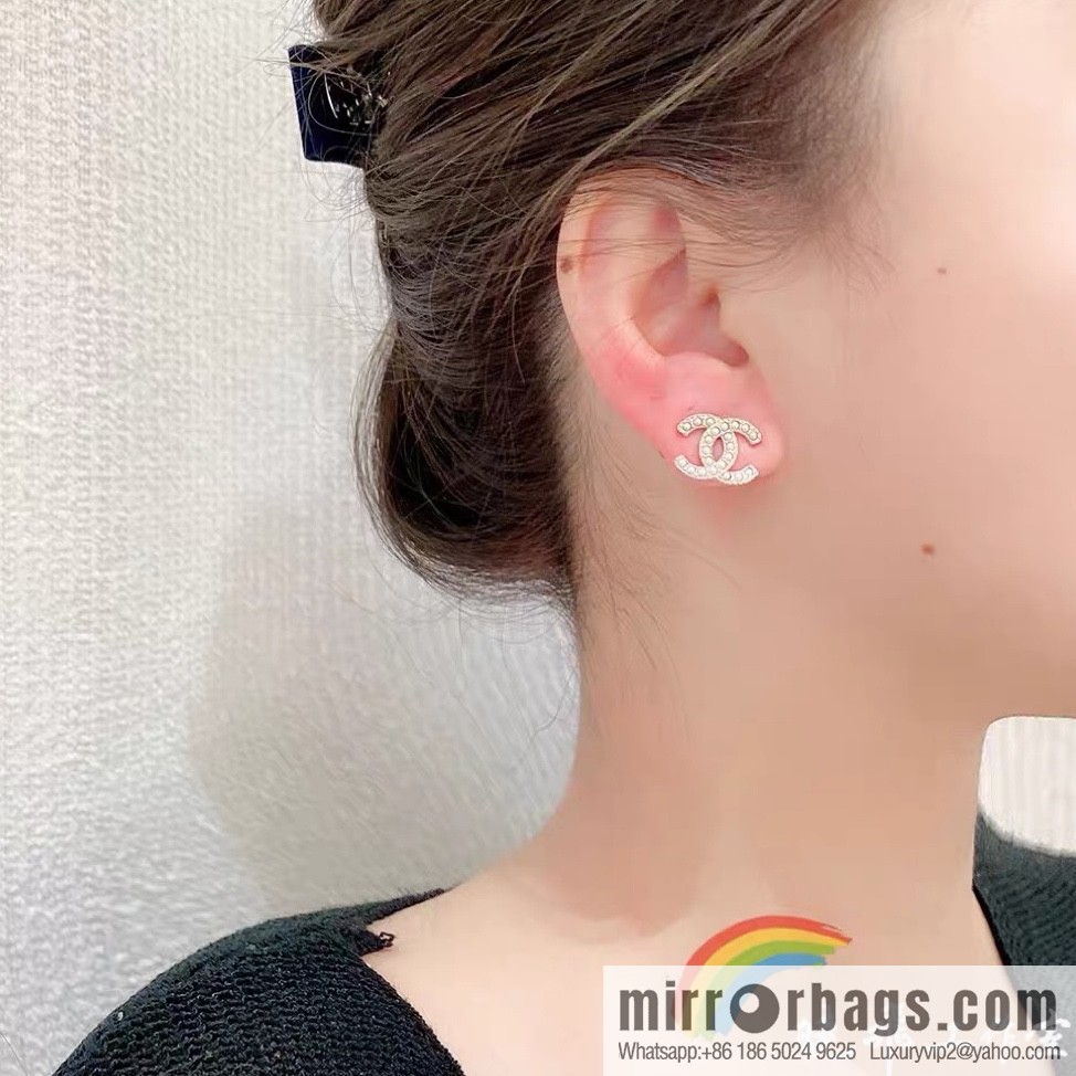 New ☑️ Chanel double c pearl stud earrings