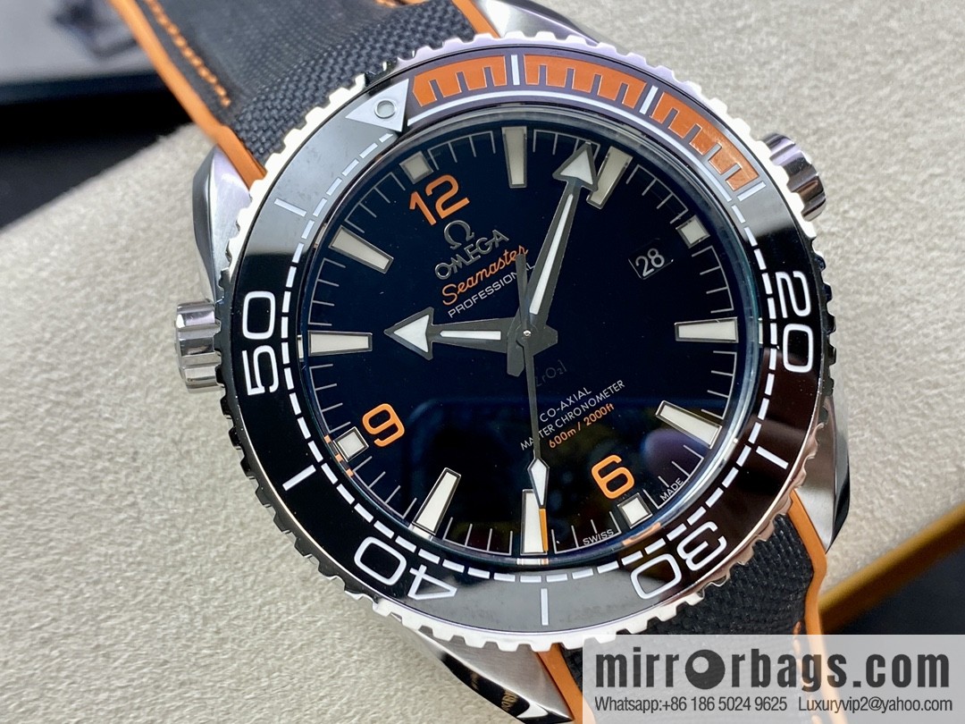 BBt boutique, Omega, Ocean Cosmos timepiece Seamaster 600 meters series 8900 movement automatic mechanical men's watch