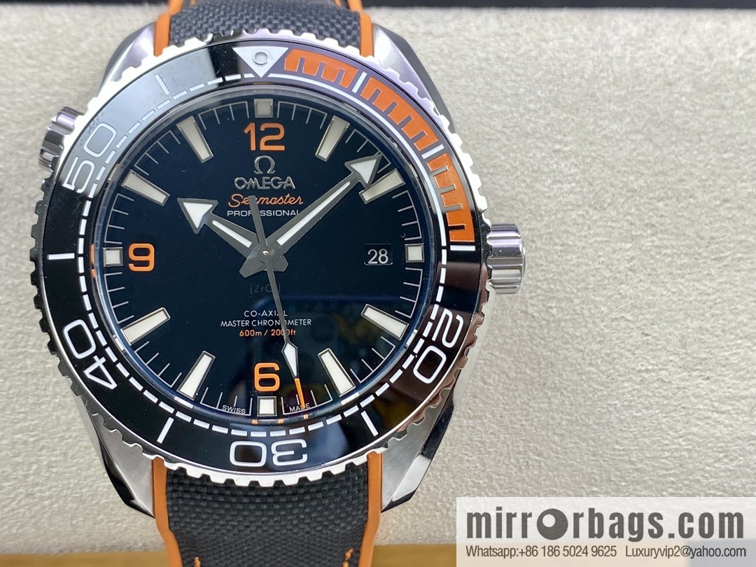 BBt boutique, Omega, Ocean Cosmos timepiece Seamaster 600 meters series 8900 movement automatic mechanical men's watch
