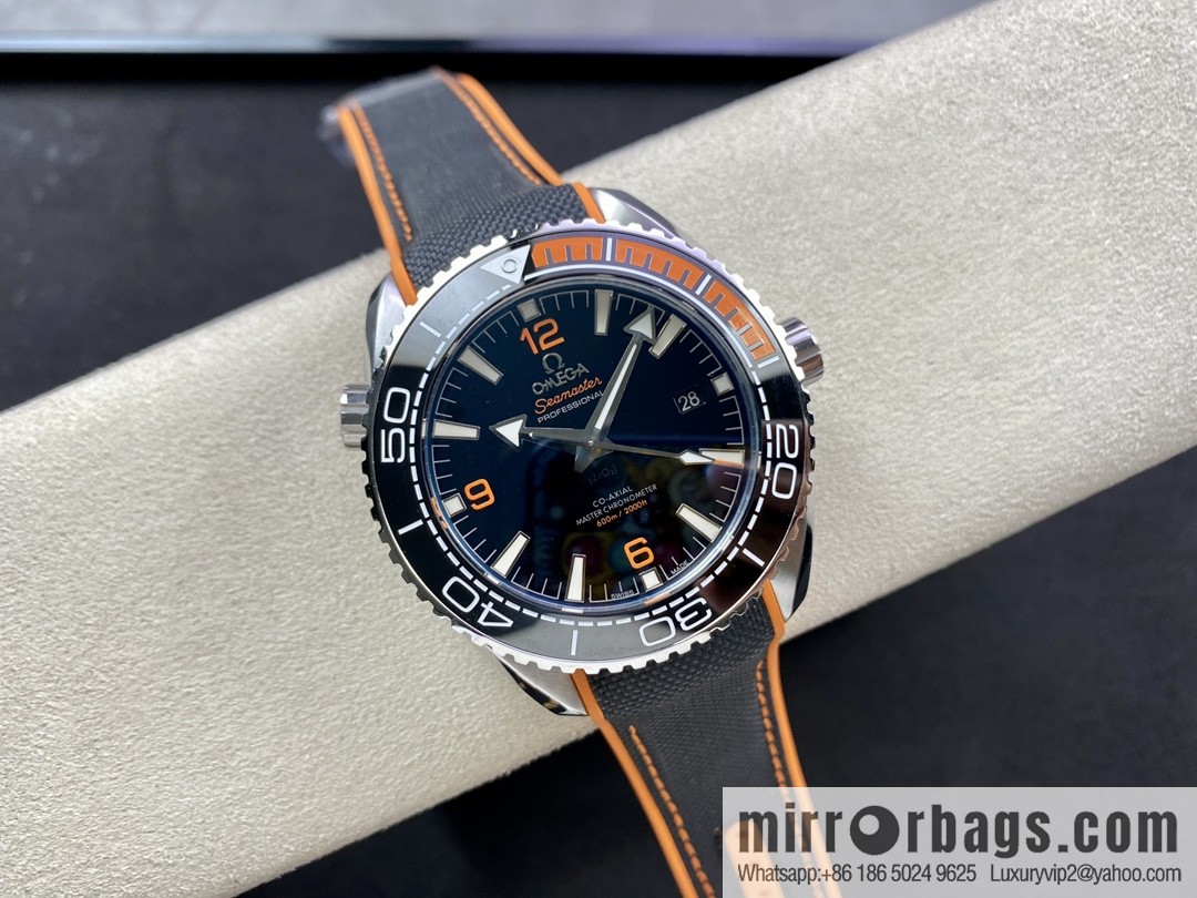 BBt boutique, Omega, Ocean Cosmos timepiece Seamaster 600 meters series 8900 movement automatic mechanical men's watch