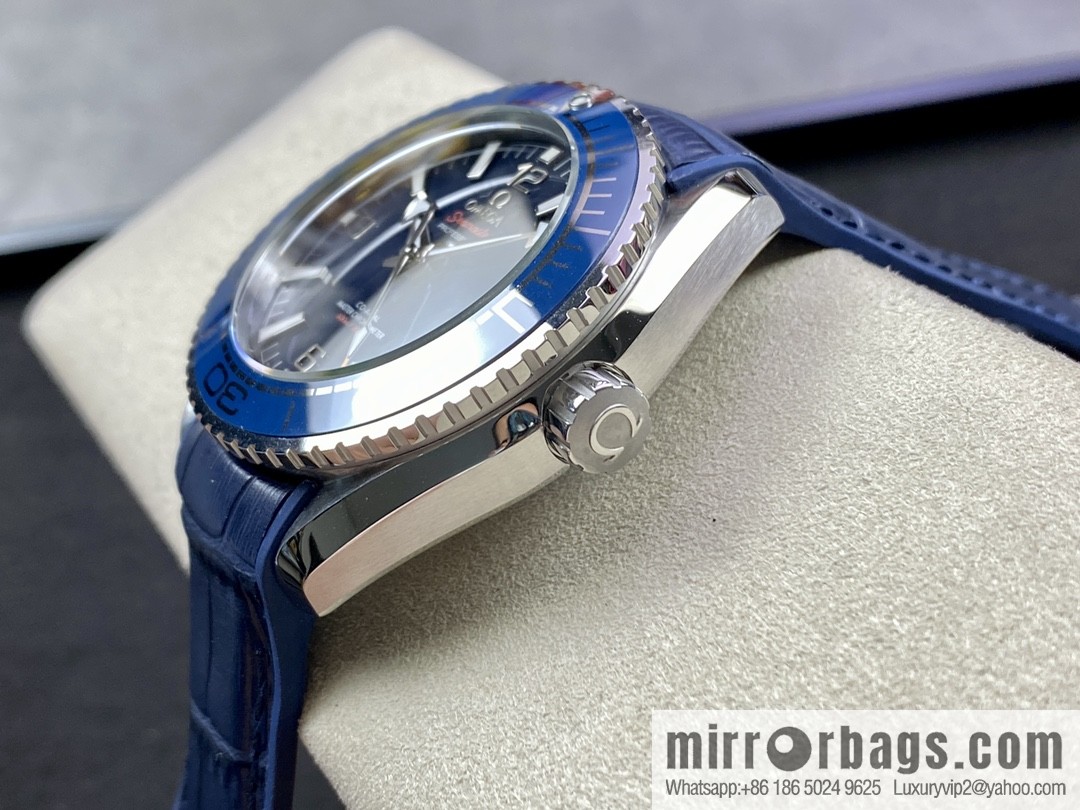 Omega, Ocean Cosmos Timepiece Hippocampus 600-meter series automatic mechanical men's watch is equipped with a stable 8900 movement