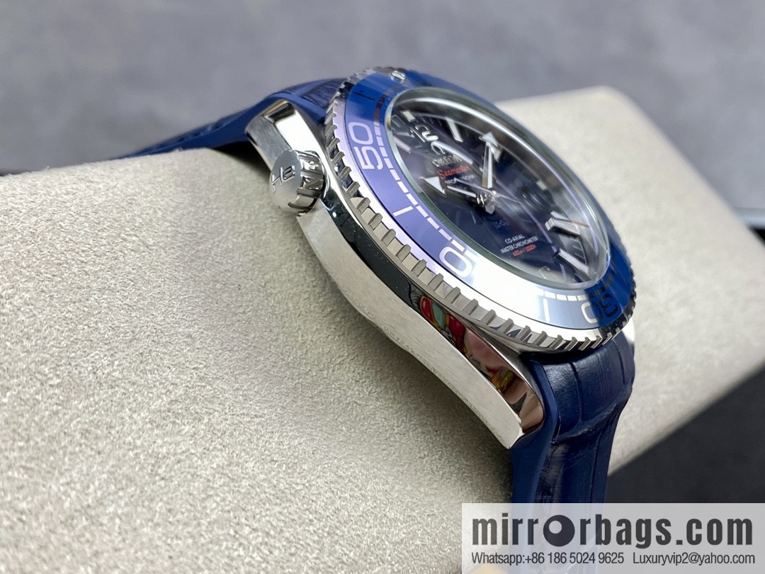 Omega, Ocean Cosmos Timepiece Hippocampus 600-meter series automatic mechanical men's watch is equipped with a stable 8900 movement